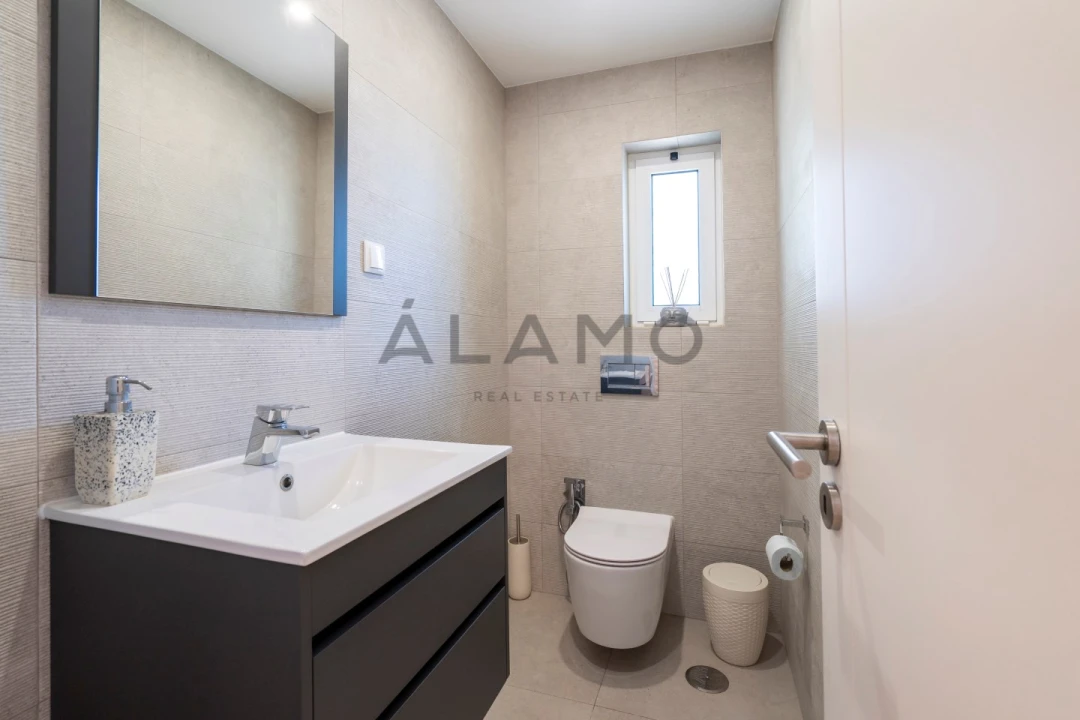 Moradia T5 para Venda em Pechão Foto 33