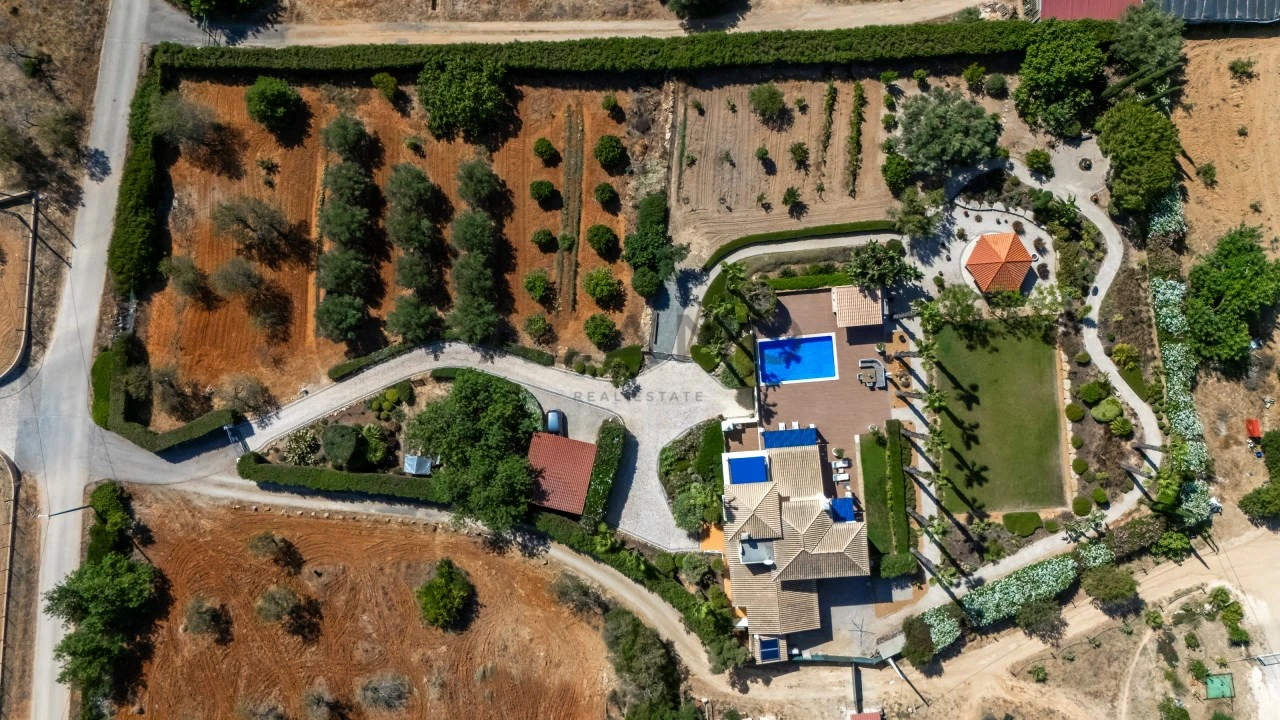 Moradia T5 para Venda em Pechão Foto 45