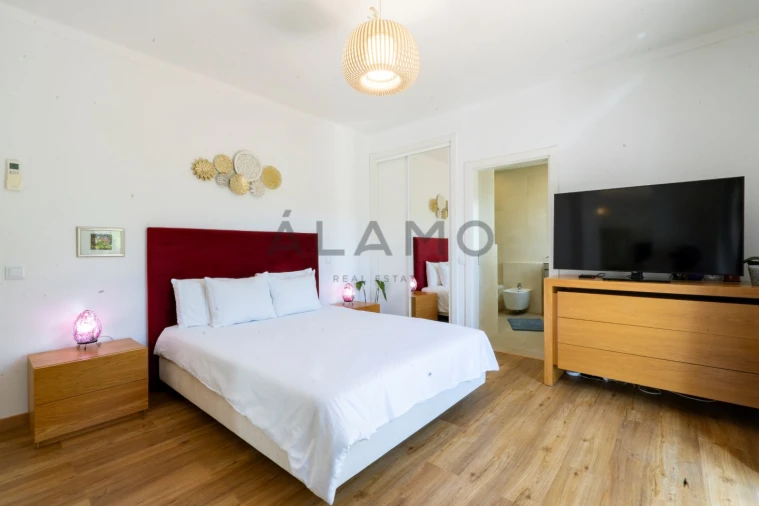 Moradia T5 para Venda em Pechão Foto 12