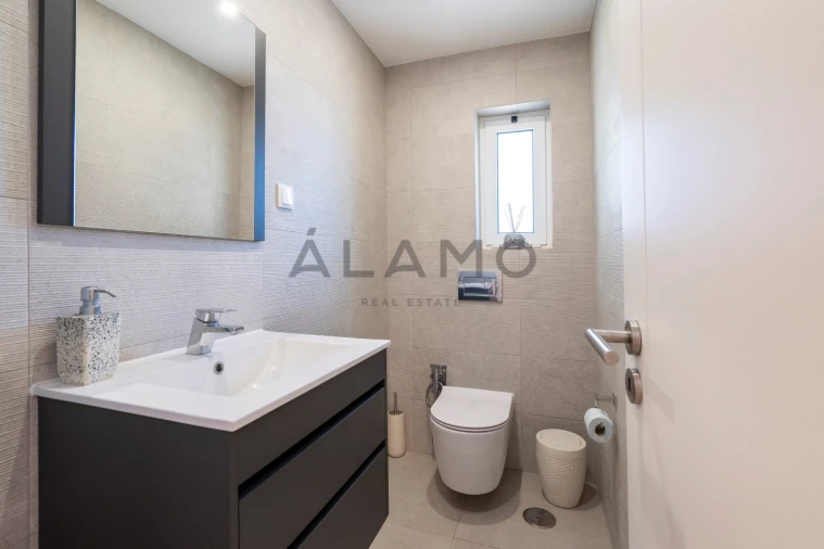 Moradia T5 para Venda em Pechão Foto 33