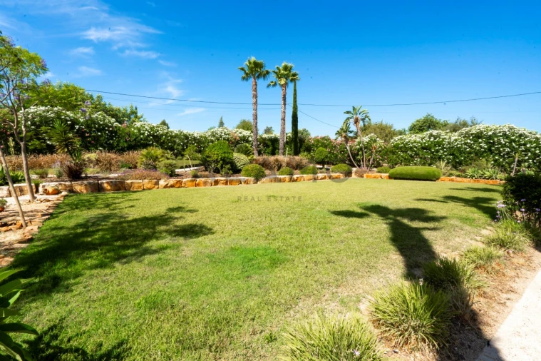 Moradia T5 para Venda em Pechão Foto 55