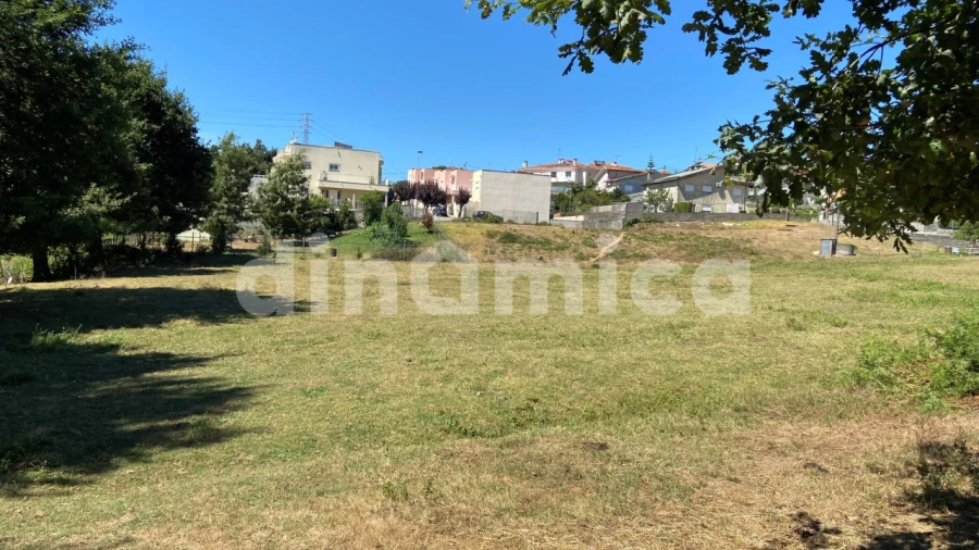 Terreno para Venda em Antas e Abade de Vermoim Foto 3