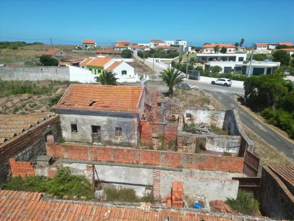 Moradia T2 para Venda em Caldas da Rainha - Santo Onofre e Serra do Bouro Foto 8