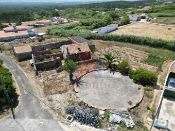 Moradia T2 para Venda em Caldas da Rainha - Santo Onofre e Serra do Bouro