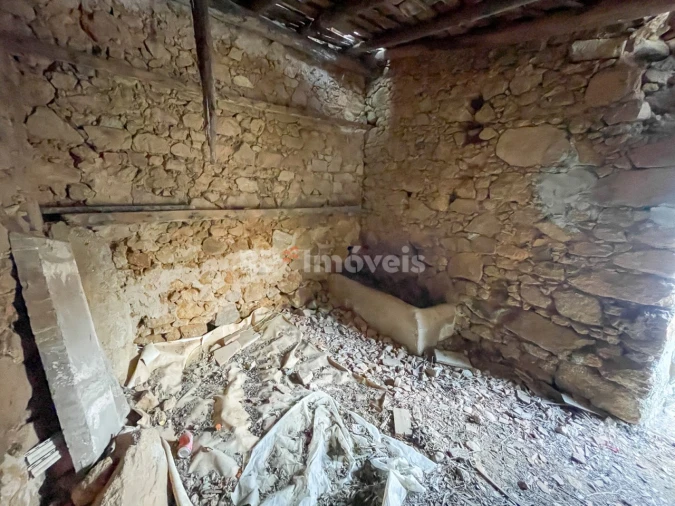 Moradia T3 para Venda em Envendos Foto 17