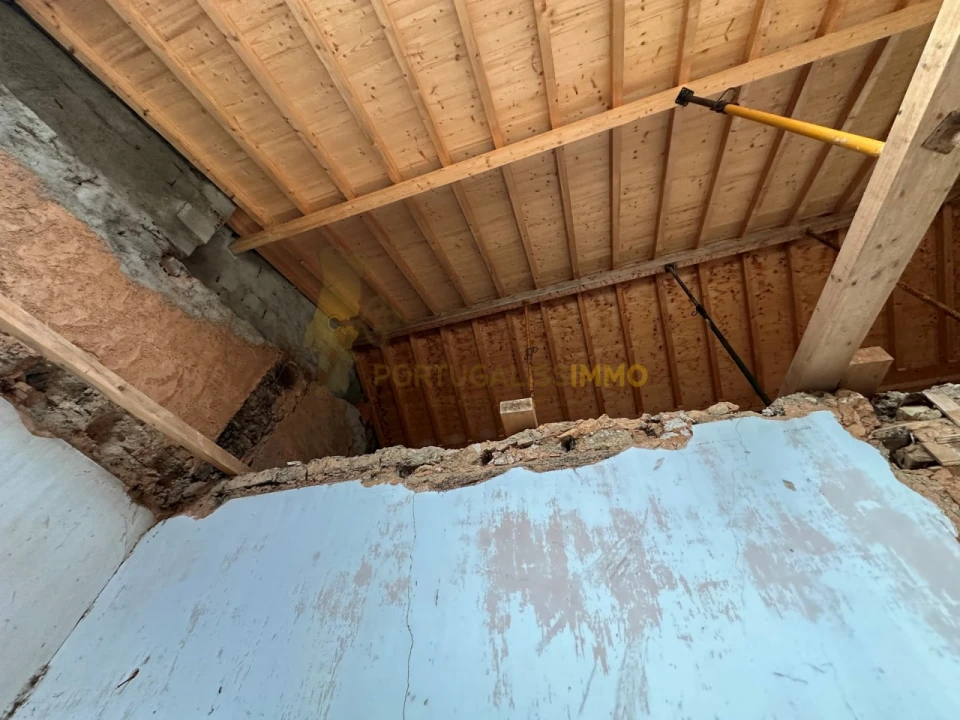 Prédio para Venda em São João Baptista e Santa Maria dos Olivais Foto 7