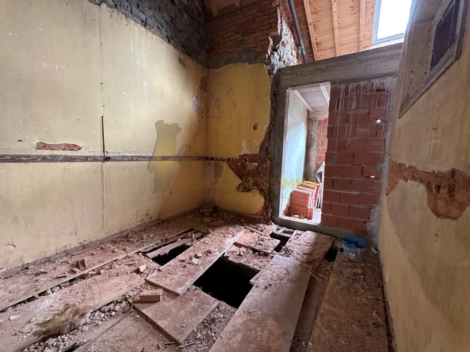 Prédio para Venda em São João Baptista e Santa Maria dos Olivais Foto 20