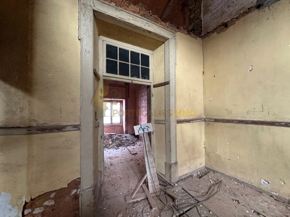 Prédio para Venda em São João Baptista e Santa Maria dos Olivais Foto 23