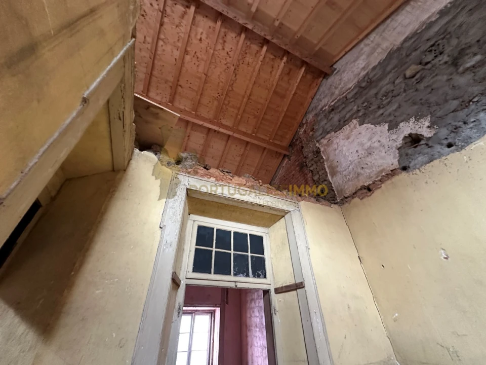 Prédio para Venda em São João Baptista e Santa Maria dos Olivais Foto 24