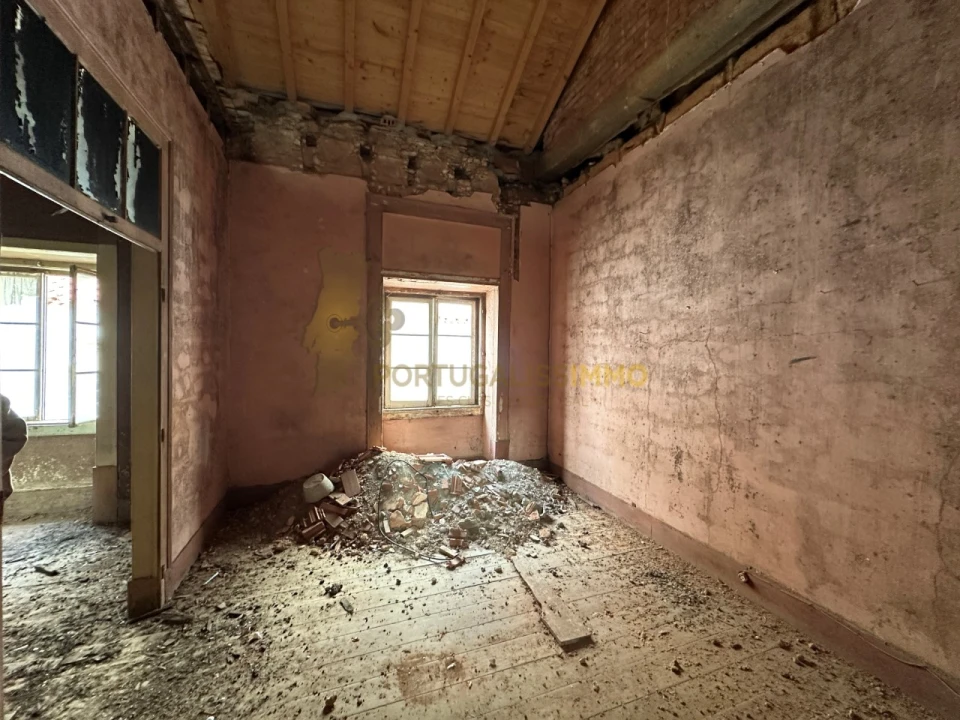 Prédio para Venda em São João Baptista e Santa Maria dos Olivais Foto 25