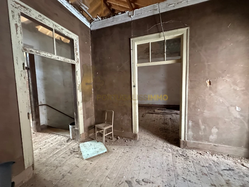 Prédio para Venda em São João Baptista e Santa Maria dos Olivais Foto 29