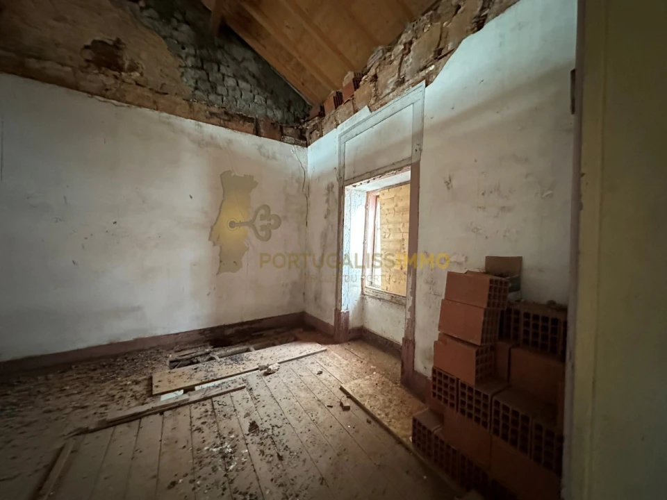 Prédio para Venda em São João Baptista e Santa Maria dos Olivais Foto 32