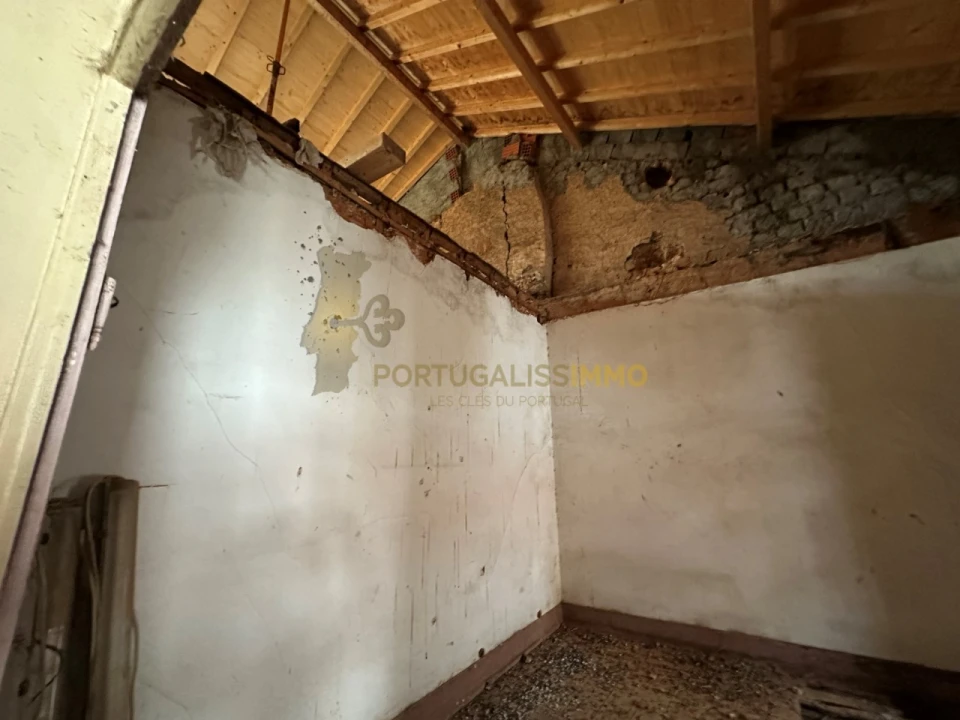 Prédio para Venda em São João Baptista e Santa Maria dos Olivais Foto 35