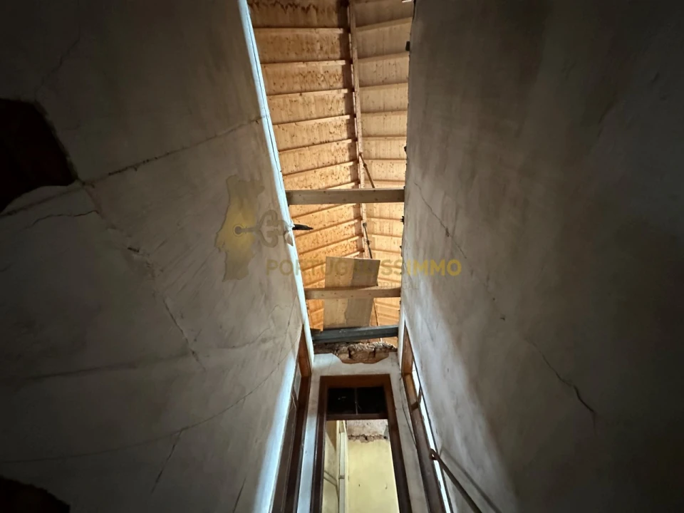 Prédio para Venda em São João Baptista e Santa Maria dos Olivais Foto 40