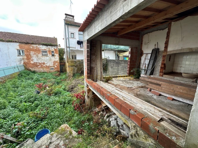 Prédio para Venda em São João Baptista e Santa Maria dos Olivais Foto 18
