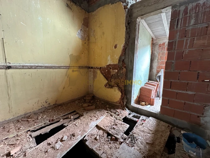 Prédio para Venda em São João Baptista e Santa Maria dos Olivais Foto 21