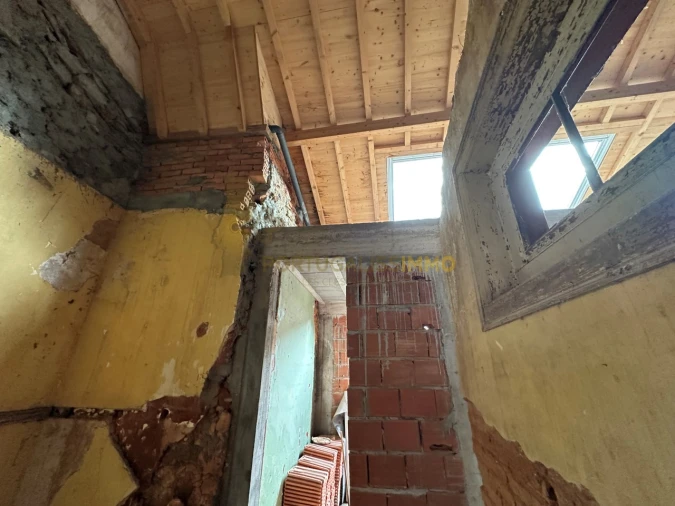 Prédio para Venda em São João Baptista e Santa Maria dos Olivais Foto 22