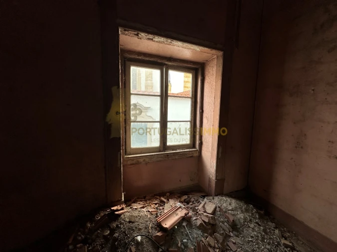 Prédio para Venda em São João Baptista e Santa Maria dos Olivais Foto 27