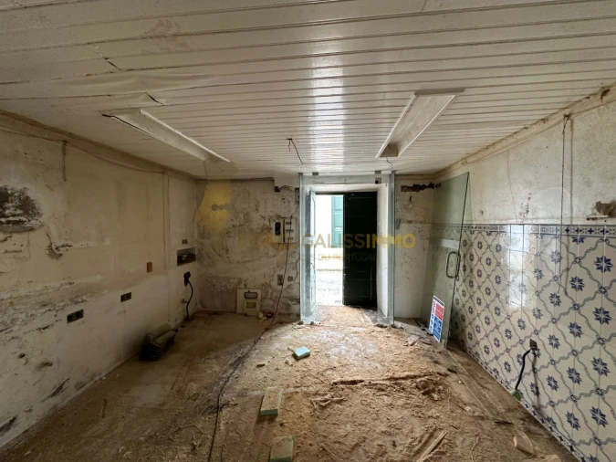 Prédio para Venda em São João Baptista e Santa Maria dos Olivais Foto 48