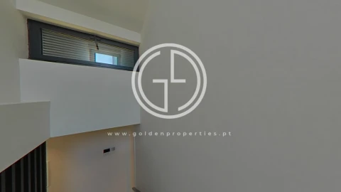 Moradia T4 para Venda em Montenegro