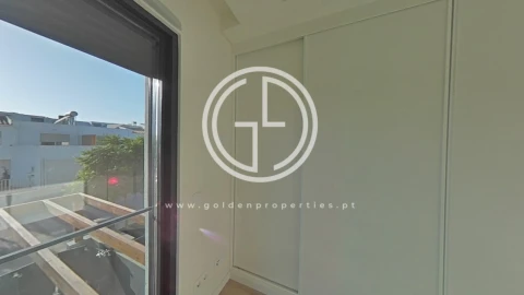 Moradia T4 para Venda em Montenegro