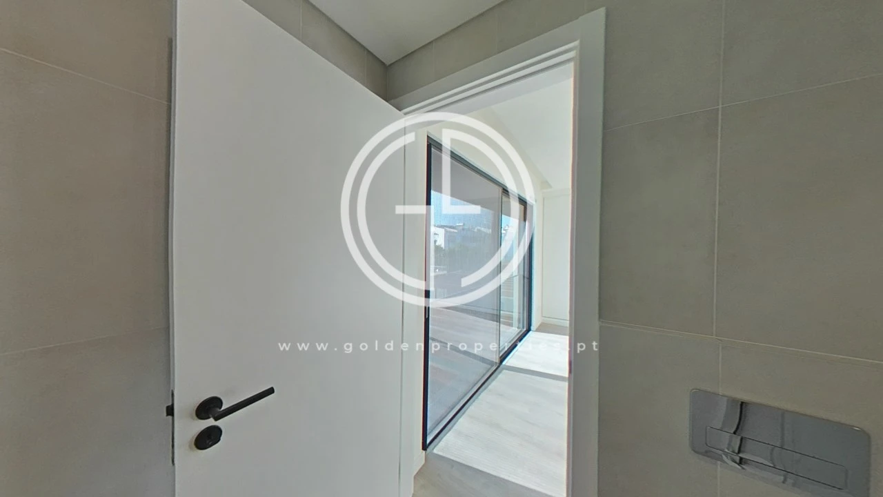 Moradia T4 para Venda em Montenegro Foto 107