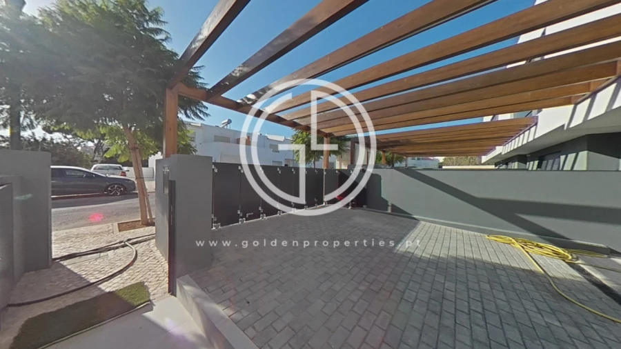 Moradia T4 para Venda em Montenegro Foto 36