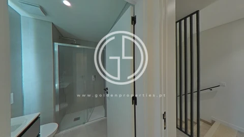 Moradia T4 para Venda em Montenegro