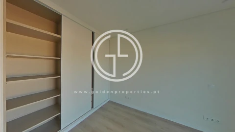 Moradia T4 para Venda em Montenegro