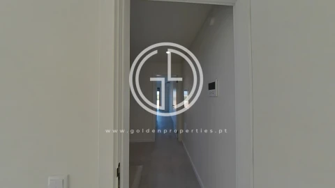 Moradia T4 para Venda em Montenegro