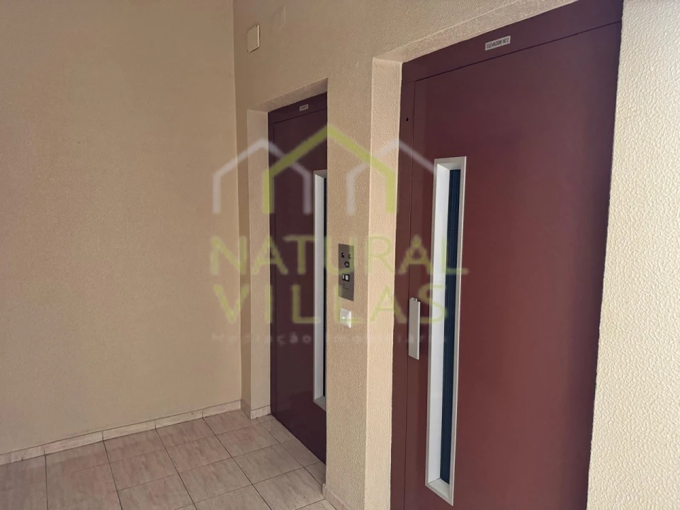 Apartamento T3 para Venda em Quarteira Foto 13