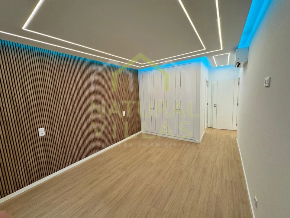 Apartamento T3 para Venda em Quarteira Foto 6