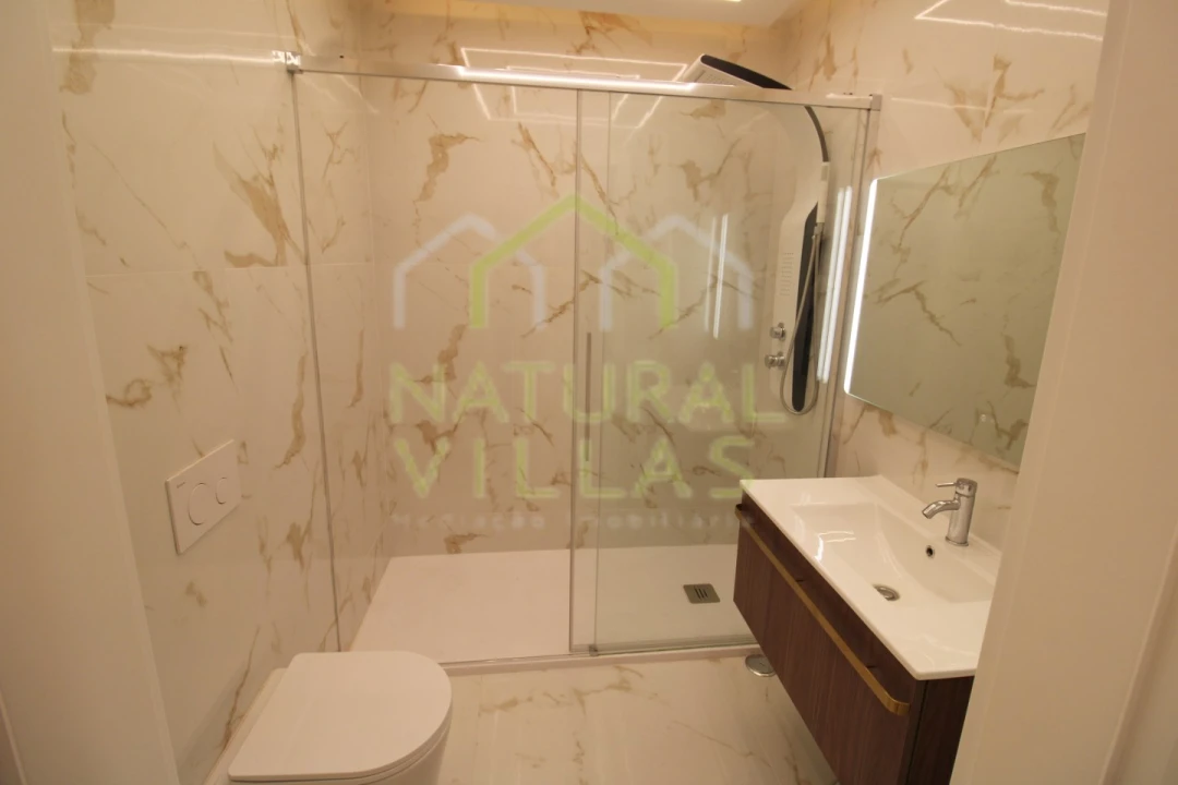 Apartamento T3 para Venda em Quarteira Foto 9