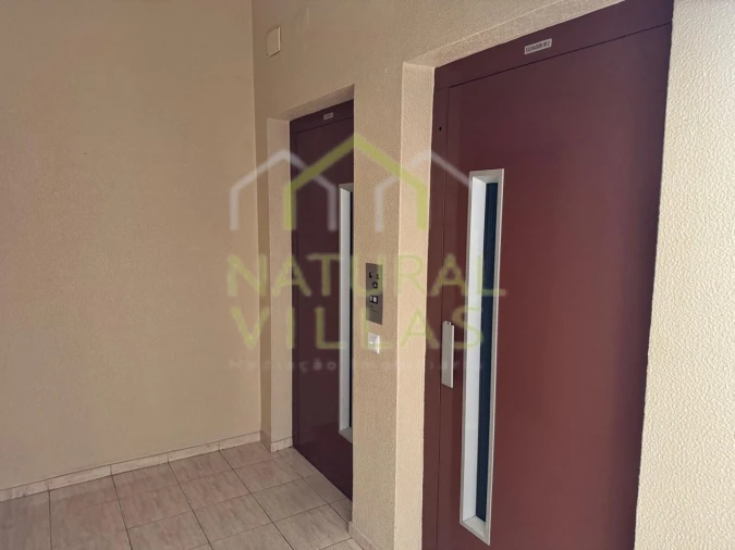 Apartamento T3 para Venda em Quarteira Foto 13