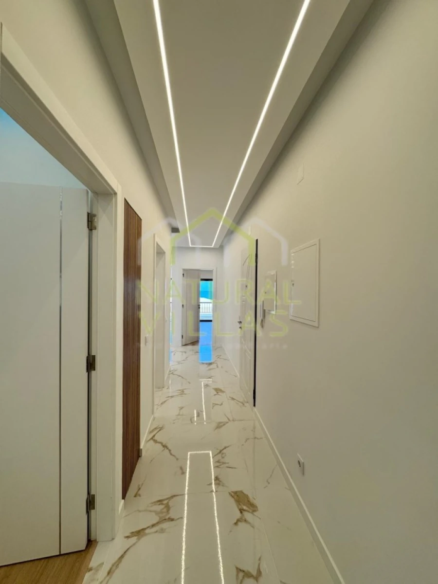 Apartamento T3 para Venda em Quarteira Foto 12