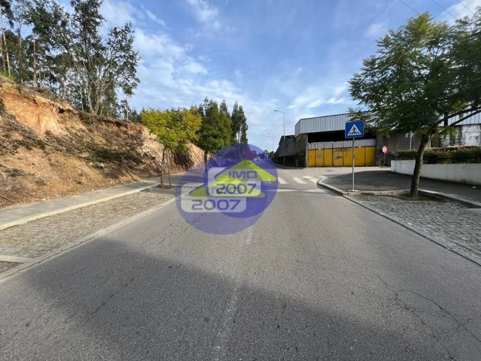 Terreno para Venda em Sandim, Olival, Lever e Crestuma Foto 1