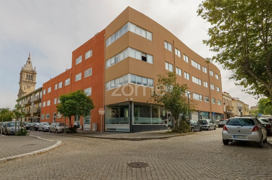 Negócio para Arrendamento em Espinho Foto 3