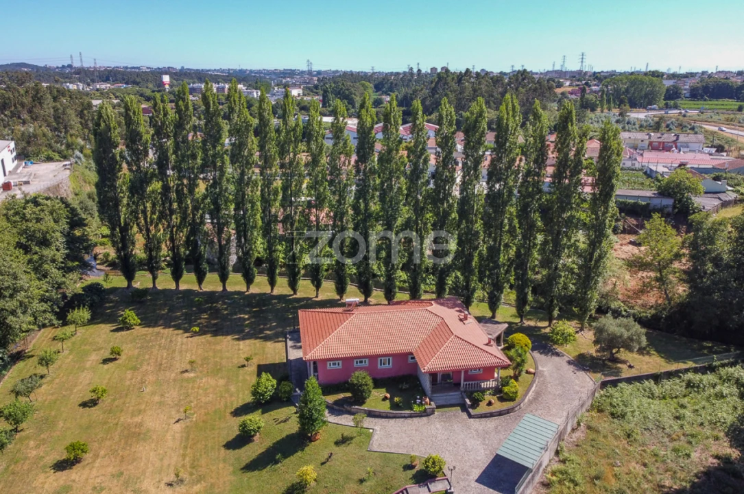 Moradia T4 para Venda em Cidade da Maia Foto 60