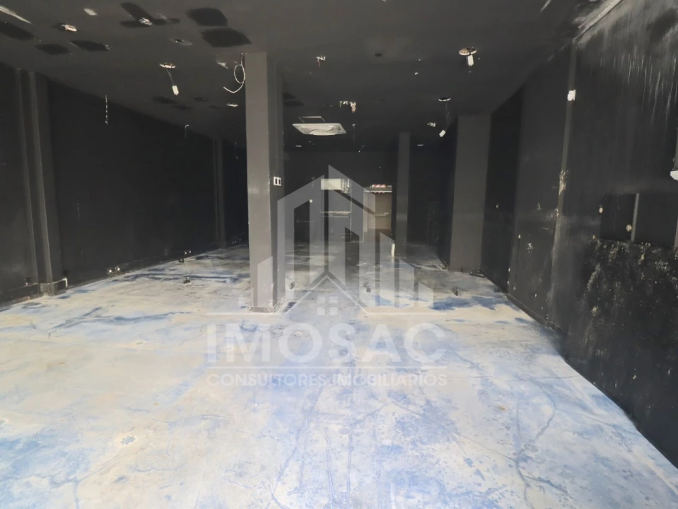 Loja para Venda em Loures Foto 1