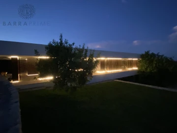Moradia T4 para Venda em Santa Barbara de Nexe