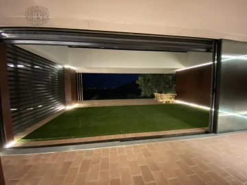 Moradia T4 para Venda em Santa Barbara de Nexe