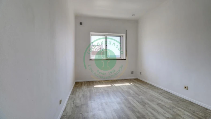 Apartamento T4 para Venda em Buarcos Foto 12