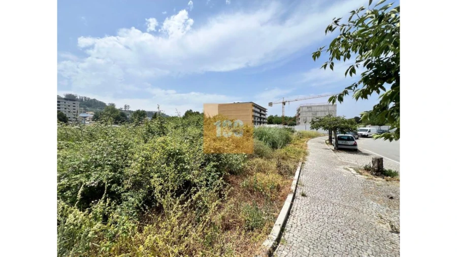 Terreno para Venda em Oliveira do Douro Foto 16