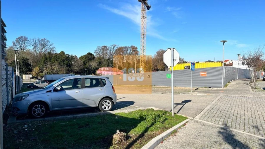 Terreno para Venda em Oliveira do Douro Foto 3