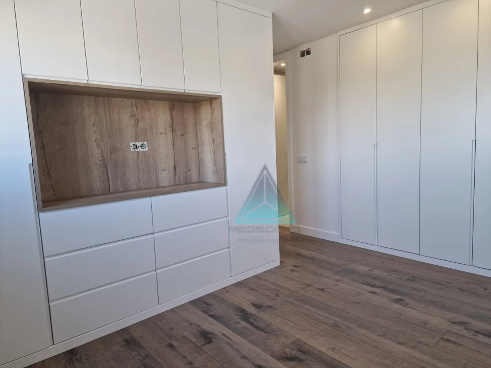Apartamento T5 para Venda em Laranjeiro e Feijó Foto 11