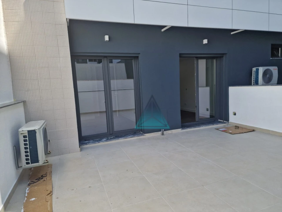 Apartamento T5 para Venda em Laranjeiro e Feijó Foto 15