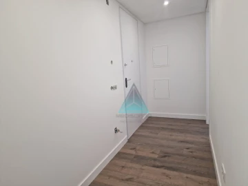 Apartamento T5 para Venda em Laranjeiro e Feijó