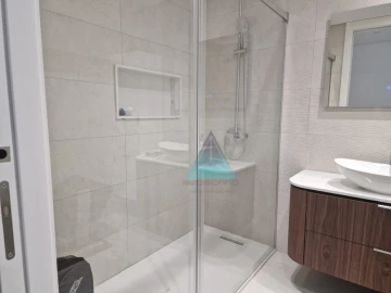 Apartamento T5 para Venda em Laranjeiro e Feijó