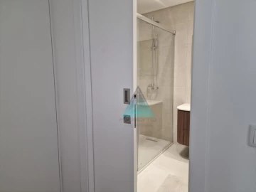Apartamento T5 para Venda em Laranjeiro e Feijó
