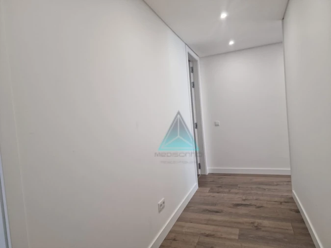 Apartamento T5 para Venda em Laranjeiro e Feijó Foto 7
